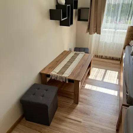 V Jáchymově Pro 4 Osoby, Free Wifi Apartamento *