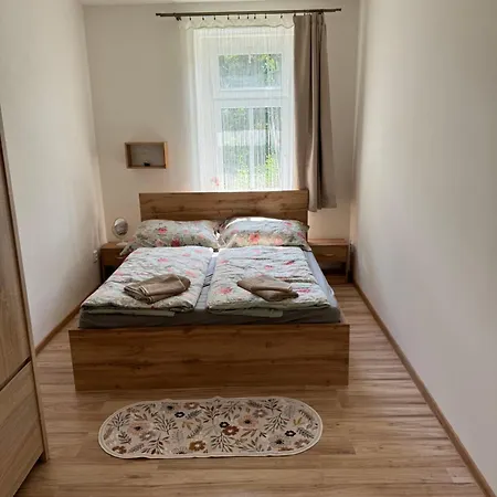 V Jáchymově Pro 4 Osoby, Free Wifi Apartamento